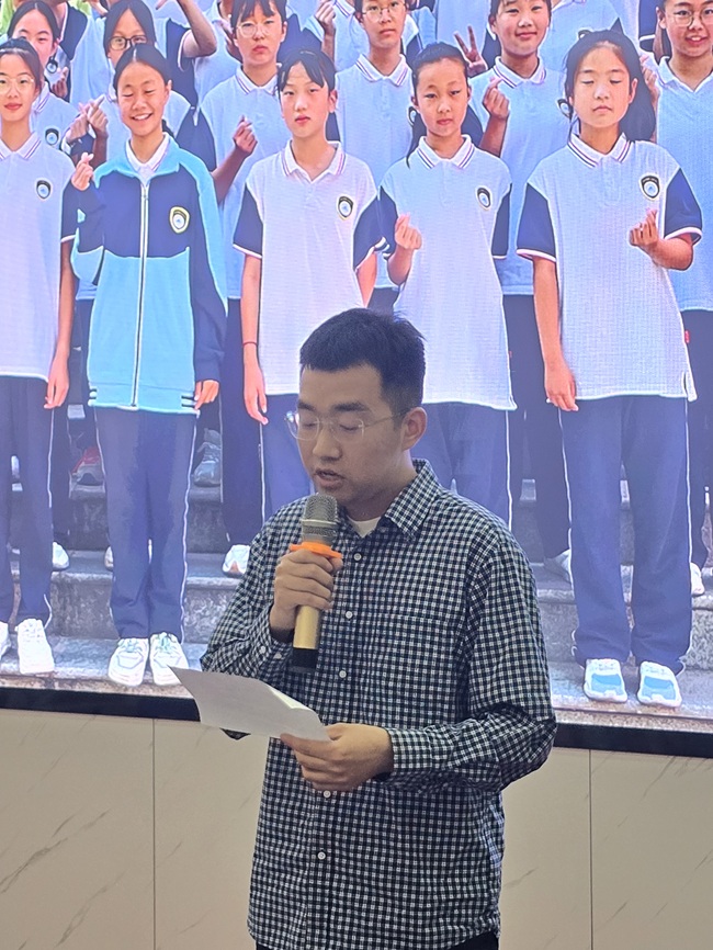 “文”潤(rùn)校園  “明”禮青春 ——九江三中開(kāi)展“做文明中學(xué)生”主題班會(huì)活動(dòng)